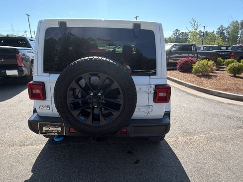 Used 2023 Jeep Wrangler Sahara w/ Cold Weather Group image 9
