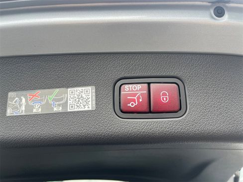 Certified 2025 Mercedes-Benz GLC 350e 4MATIC image 19