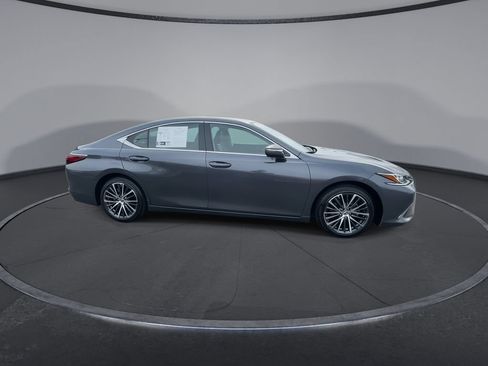 Used 2025 Lexus ES 350 w/ Premium Package FWD image 2