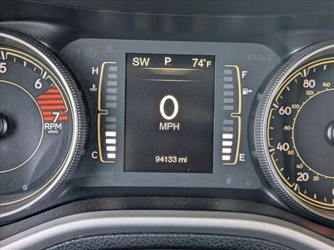 Used 2018 Jeep Cherokee Latitude Plus FWD image 11