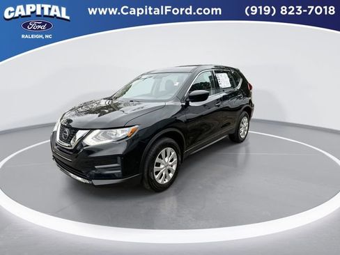Used 2018 Nissan Rogue S image 4