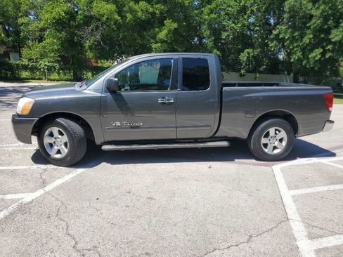 Used 2006 Nissan Titan SE image 3