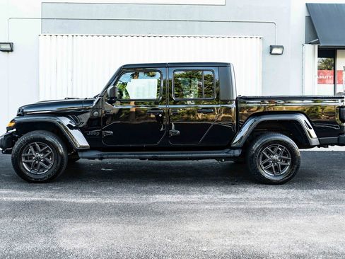 Used 2023 Jeep Gladiator Sport AWD/4WD image 32