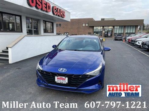 Used 2023 Hyundai Elantra SEL w/ Convenience Package FWD image 1