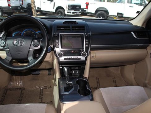 Used 2014 Toyota Camry XLE w/ Leather Package FWD image 17