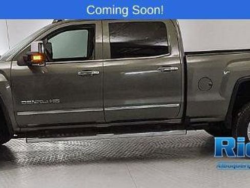 Used 2017 GMC Sierra 2500 Denali w/ Duramax Plus Package image 5