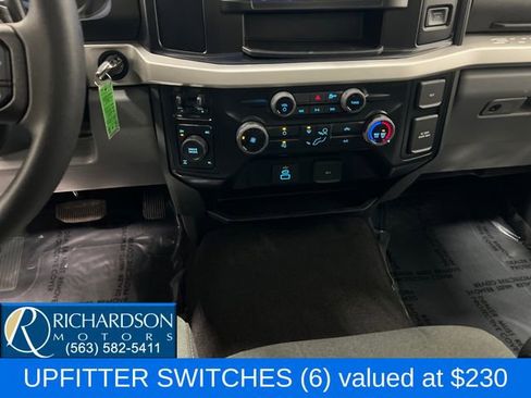 Used 2025 Ford F350 XLT image 12