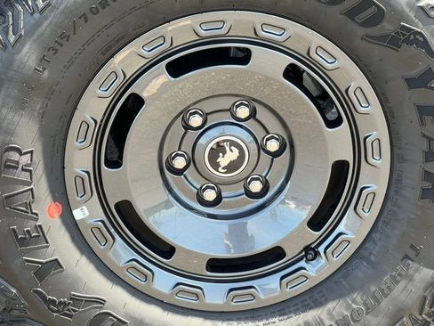Used 2025 Ford Bronco Badlands w/ Sasquatch Package AWD/4WD image 7