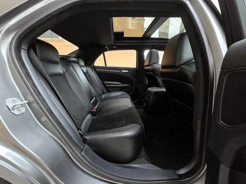 Used 2012 Chrysler 300 SRT8 w/ 19-Premium Speaker Group image 88