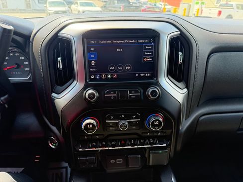 Used 2019 Chevrolet Silverado 1500 LT Trail Boss AWD/4WD image 17