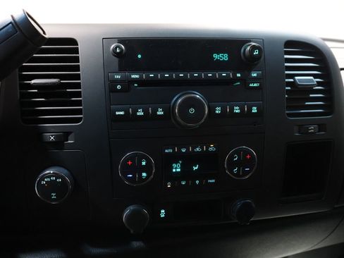 Used 2013 GMC Sierra 1500 SLE w/ Power Tech Package image 25