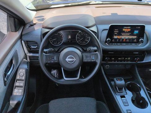Certified 2022 Nissan Rogue SV FWD image 16