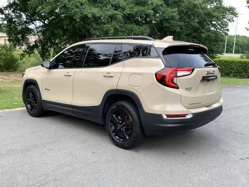 Used 2022 GMC Terrain AT4 AWD/4WD image 5