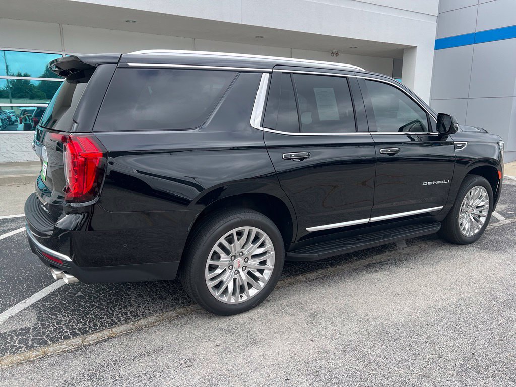 Used 2024 GMC Yukon Denali w/ Advanced Technology Package AWD/4WD image 4