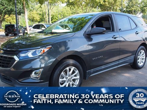 Used 2021 Chevrolet Equinox LS w/ LS Convenience Package FWD image 1