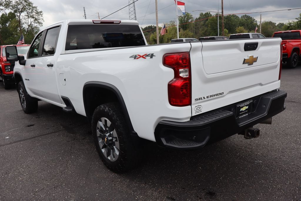 Used 2024 Chevrolet Silverado 3500 W/T AWD/4WD image 3