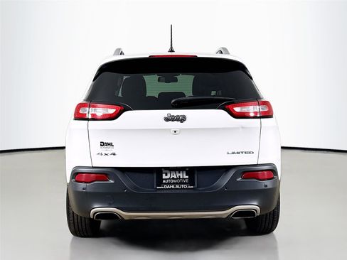 Used 2018 Jeep Cherokee Limited image 12