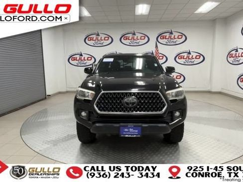 Used 2018 Toyota Tacoma TRD Off-Road w/ Technology Package AWD/4WD image 3