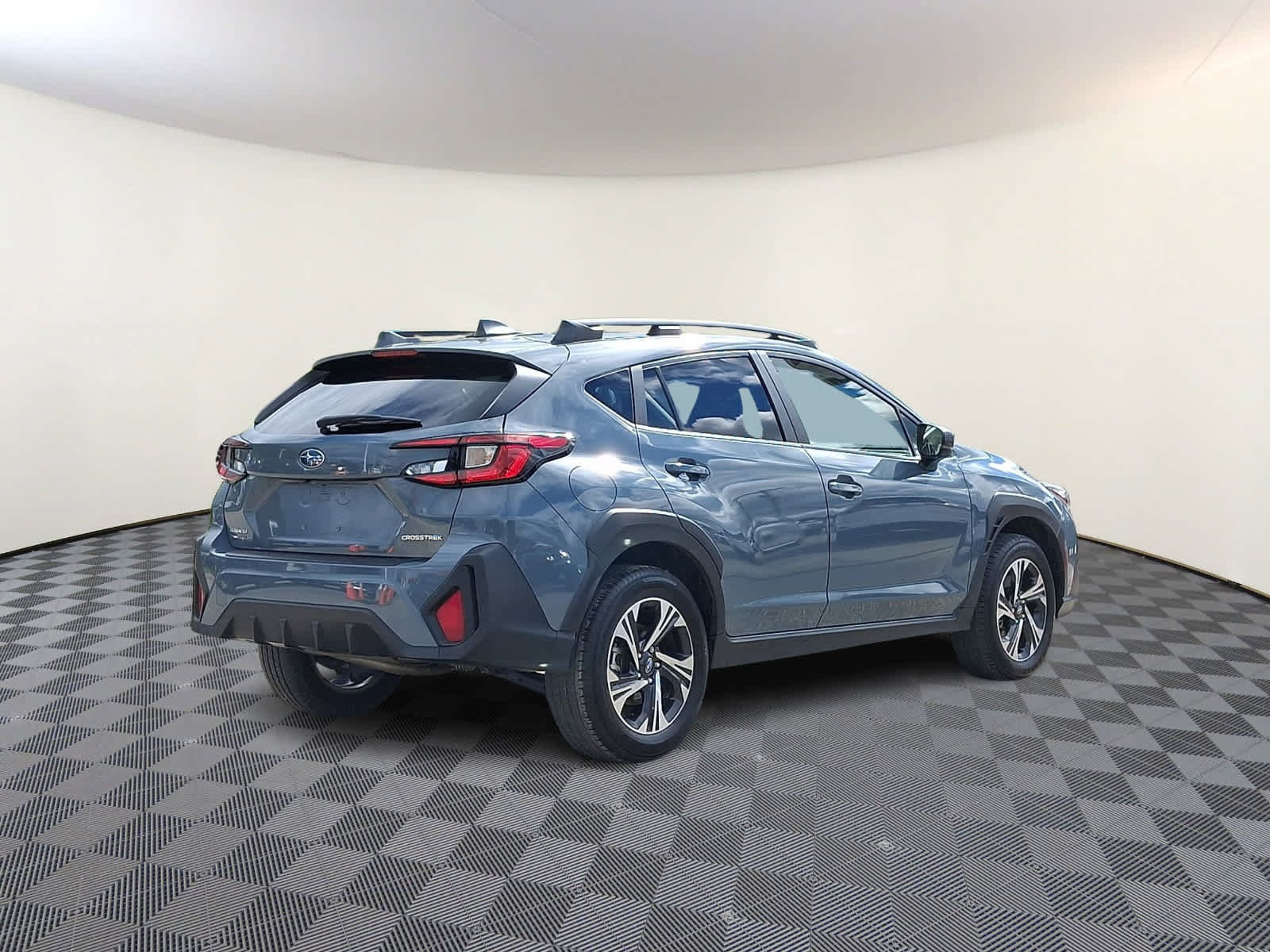 Used 2024 Subaru Crosstrek 2.0i Premium AWD/4WD image 5