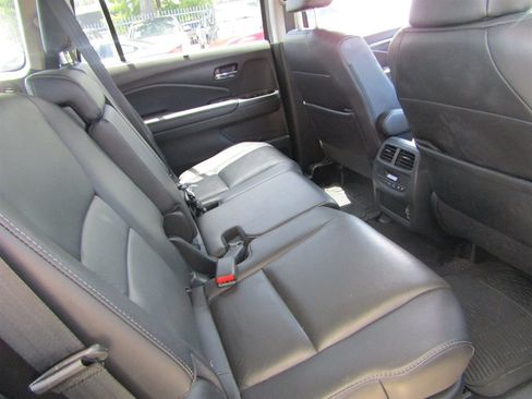 Used 2021 Honda Pilot Special Edition image 6