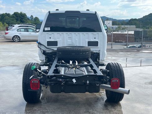 New 2026 Ford F350 XL w/ XL Chrome Package image 32