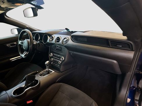 Used 2020 Ford Mustang Coupe RWD image 24
