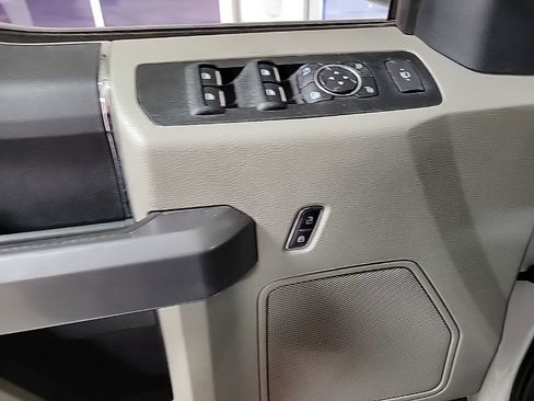 Used 2022 Ford F350 XLT w/ XLT Value Package image 7