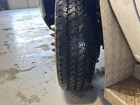 Used 2013 Ford E-450 and Econoline 450 Super Duty w/ Shuttle Bus Prep Pkg image 23