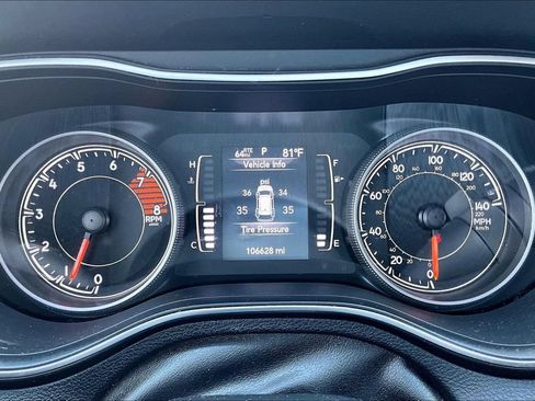 Used 2019 Jeep Cherokee Latitude w/ Popular Appearance Group FWD image 20