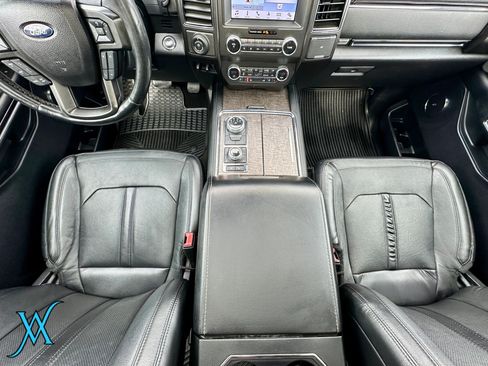 Used 2019 Ford Expedition Limited w/ Equipment Group 302A AWD/4WD image 38