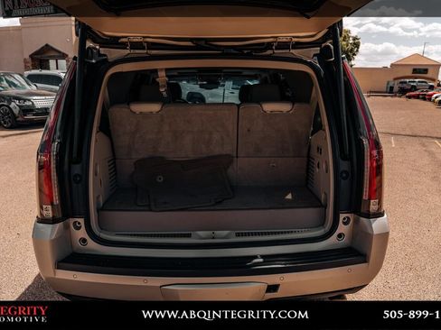 Used 2016 Cadillac Escalade Luxury AWD/4WD image 49