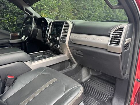 Used 2017 Ford F250 Platinum w/ Platinum Ultimate Package AWD/4WD image 10