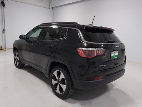 Used 2018 Jeep Compass Latitude w/ Popular Equipment Group AWD/4WD image 5