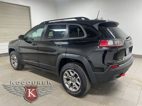 Used 2022 Jeep Cherokee Trailhawk image 4