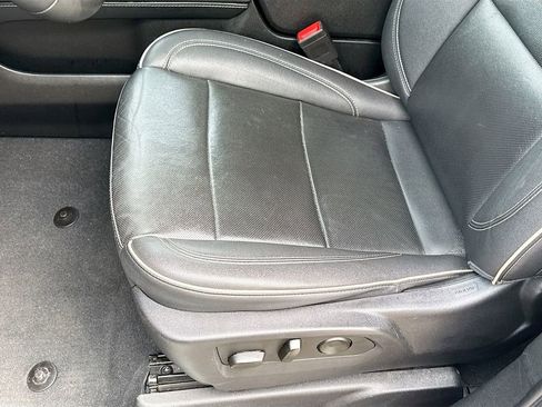 Used 2023 Chevrolet Tahoe Premier AWD/4WD image 21