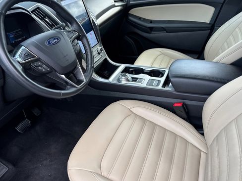 Certified 2024 Ford Edge SEL image 11