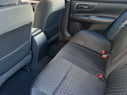 Used 2016 Nissan Altima 2.5 SV image 4
