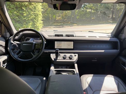 Used 2023 Land Rover Defender 110 X-Dynamic SE image 14