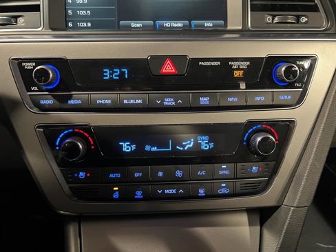 Used 2015 Hyundai Sonata Limited w/ Option Group 05 image 19