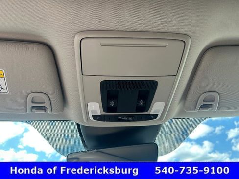 Used 2025 Honda Pilot Elite image 27