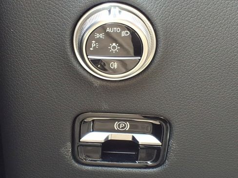 Certified 2025 Mercedes-Benz GLC 300 4MATIC image 16