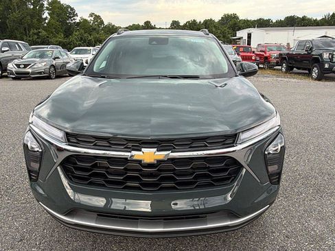 New 2026 Chevrolet Trax LT w/ Driver Confidence Package FWD image 2