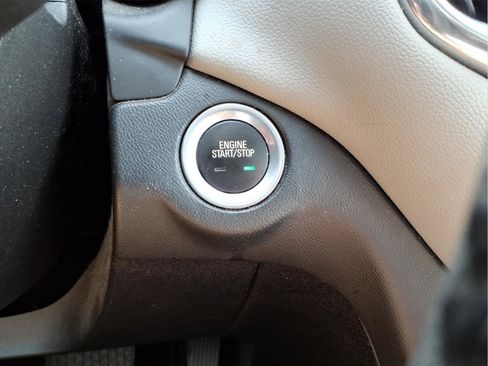 Used 2018 Chevrolet Equinox LT FWD image 27