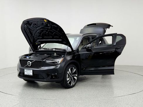 New 2026 Volvo XC40 B5 Ultra w/ Climate Package image 9