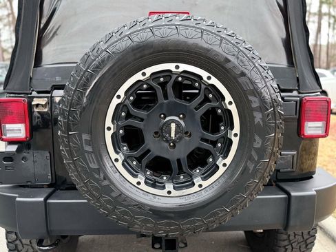 Used 2013 Jeep Wrangler Unlimited Sport image 10