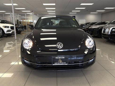 Used 2012 Volkswagen Beetle 2.0T FWD image 2