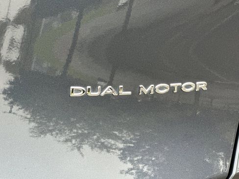 Used 2022 Tesla Model Y Long Range image 35