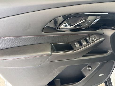 Used 2023 Chevrolet Traverse RS image 12