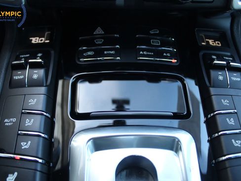 Used 2014 Porsche Cayenne Platinum Edition image 25