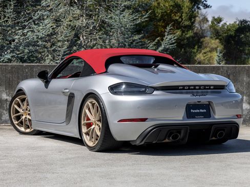 Certified 2022 Porsche 718 Boxster Spyder RWD image 3